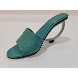 Geometrika #25029 Mini Figurine Just the Right Shoe 1999